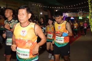 BIB: 008, 585, 26902, 21250, 2657, 27856
                            <button type="button" onclick="openModal(9884208)" class="btn btn-primary btn-sm float-right btn-popup" data-toggle="modal" data-target=".modal-high-quality">
                        <i class="fas fa-shopping-cart"></i> Add to Cart
                    </button>
                                            <button type="button" onclick="isThisMe(9884208, true)" class="btn btn-success btn-sm float-right btn-popup btn-isme hidden" data-toggle="tooltip" data-placement="bottom" title="นี่คือรูปของคุณใช่ไหม คลิกที่นี่เพื่อเอาเข้าอัลบั้ม">
                        <i class="fas fa-plus"></i> Add to album
                    </button>
                    <button type="button" onclick="isThisMe(9884208, false)" class="btn btn-warning btn-sm float-right btn-popup btn-isnotme hidden">
                        <i class="fas fa-ban"></i> Remove from album
                    </button>